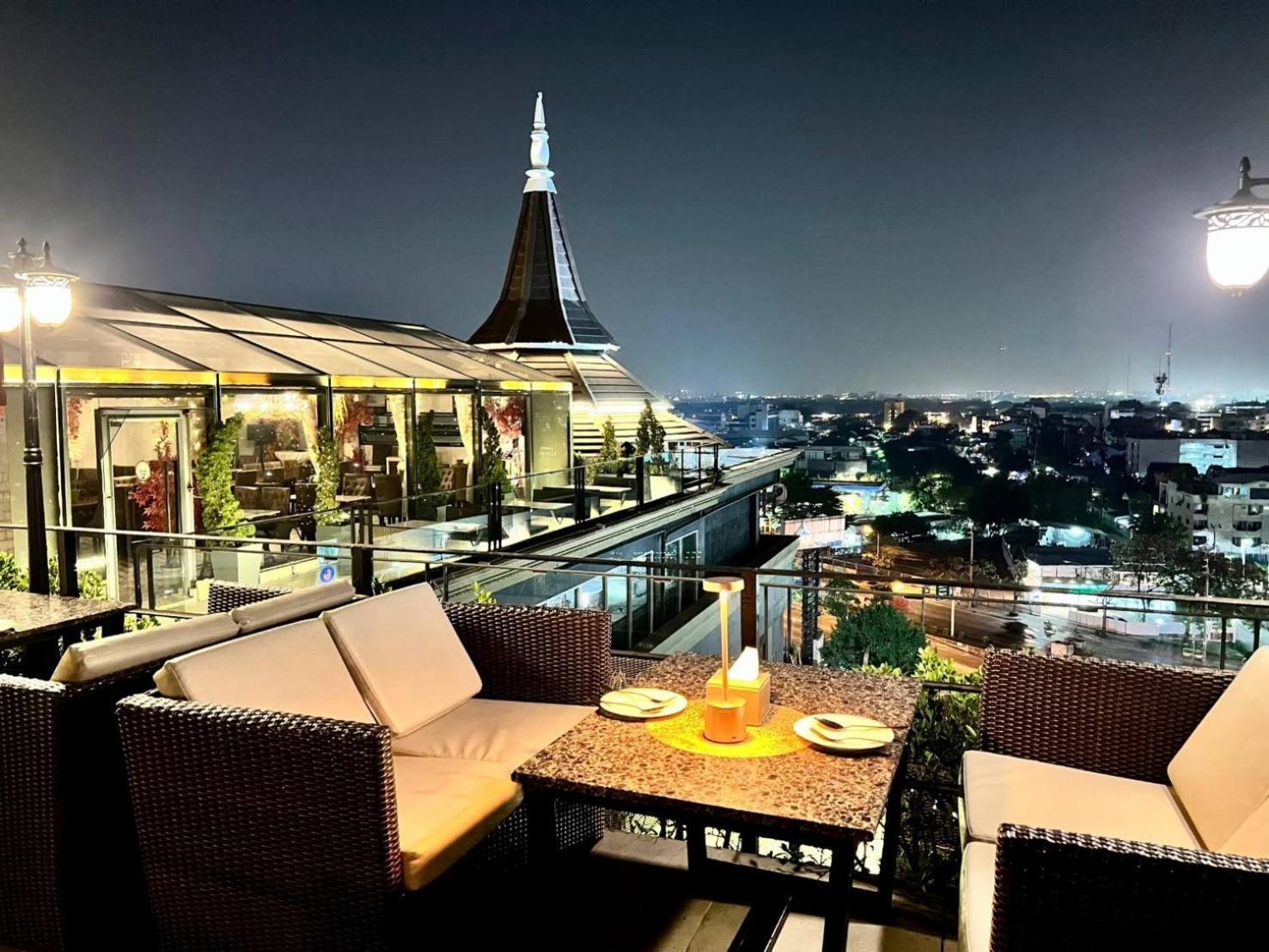 Sky Dome Resotel - โรงแรมสกายโดม รีโซเทล Bangkok Kültér fotó